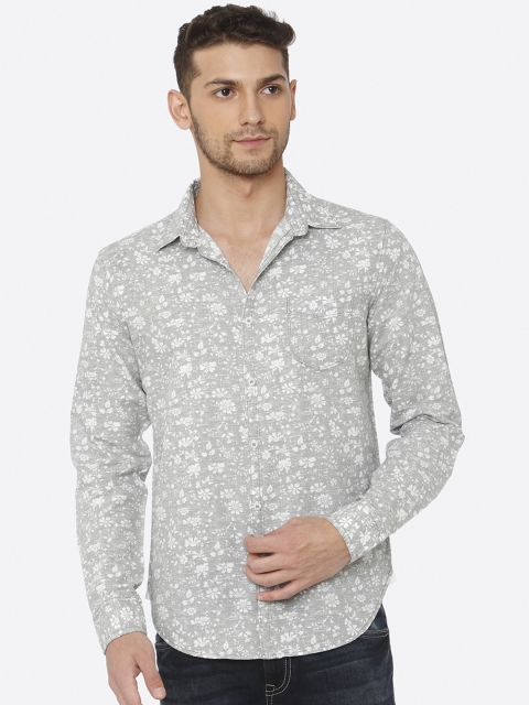 

Mufti Men Green Slim Fit Printed Casual Shirt