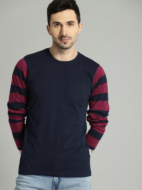 

Roadster Men Navy Blue Solid Round Neck T-shirt