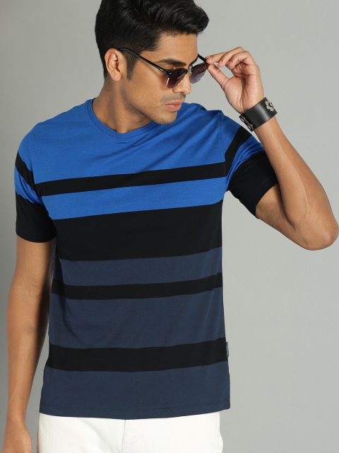 

Roadster Men Blue Striped Round Neck T-shirt