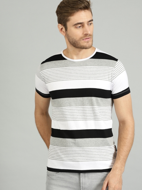 

The Roadster Lifestyle Co Men White & Grey Striped Round Neck T-shirt