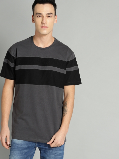 

Roadster Men Charcoal Grey & Black Striped Detail Round Neck T-shirt