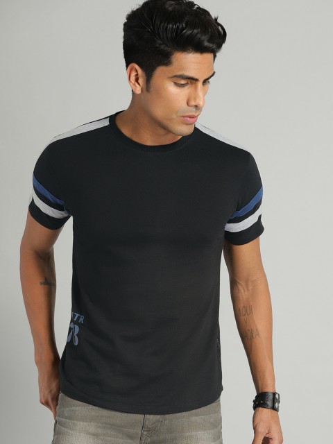 

The Roadster Lifestyle Co Men Black Printed Round Neck Pure Cotton T-shirt