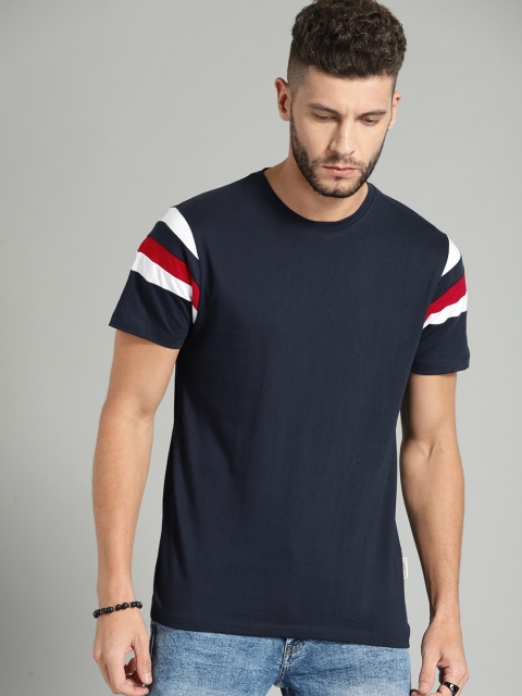 

Roadster Men Navy Blue Solid Round Neck T-shirt