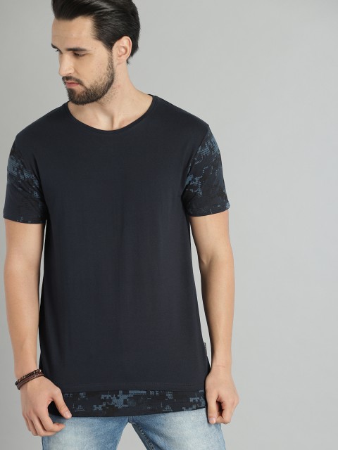 

Roadster Men Navy Blue Solid Round Neck Longline T-shirt
