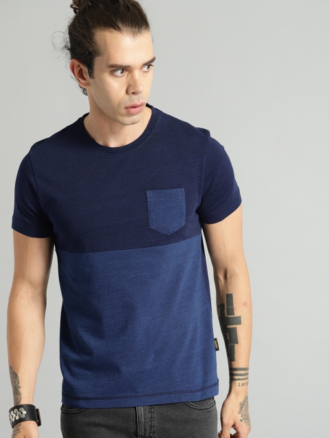 

Roadster Men Navy Solid Round Neck T-shirt, Navy blue