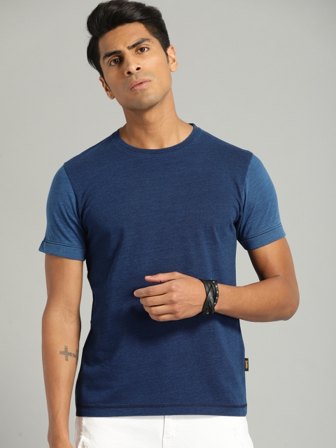 

Roadster Men Navy Blue Solid Round Neck T-shirt