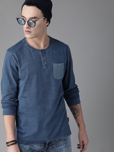 

Roadster Men Blue Solid Henley Neck T-shirt