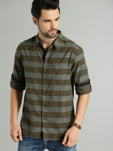 

Roadster Men Olive Green & White Regular Fit Striped Casual Shirt