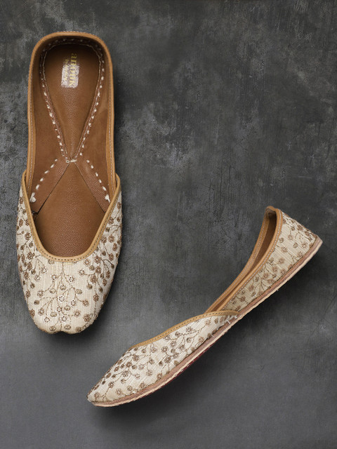 

Anouk Women Beige & Gold-Toned Woven Design Mojaris