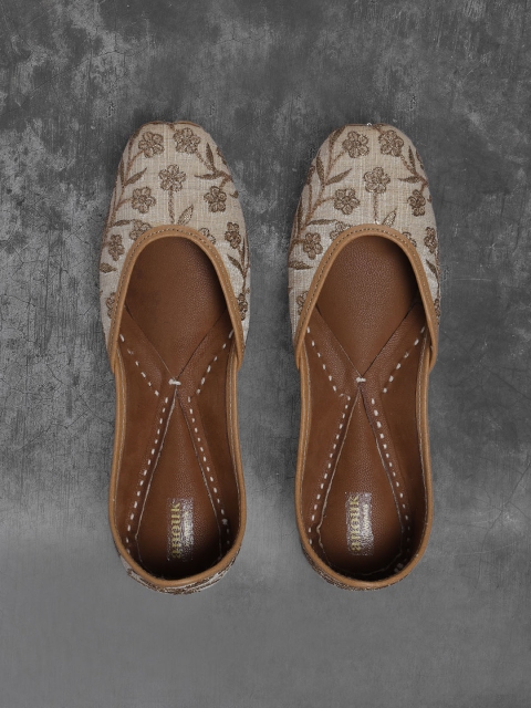 

Anouk Women Beige & Gold-Toned Embroidered Mojaris
