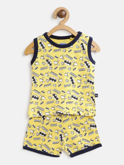 

Moms Love Boys Yellow & Black Printed T-shirt with Shorts