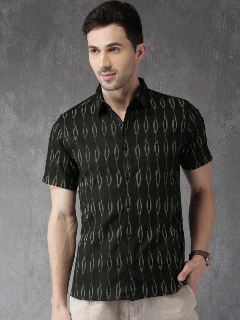 

Anouk Men Black Regular Fit Printed Casual Shirt