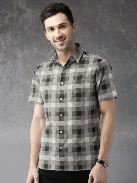 

Anouk Men Black & Off-White Regular Fit Checked Casual Shirt