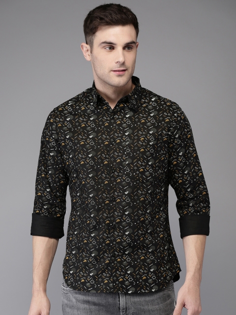 

Anouk Men Black & White Regular Fit Printed Casual Shirt