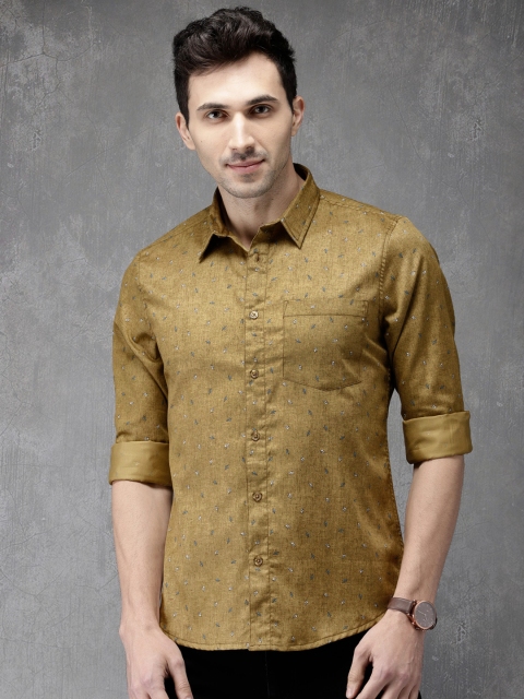 

Anouk Men Gold-Toned Regular Fit Printed Casual Shirt