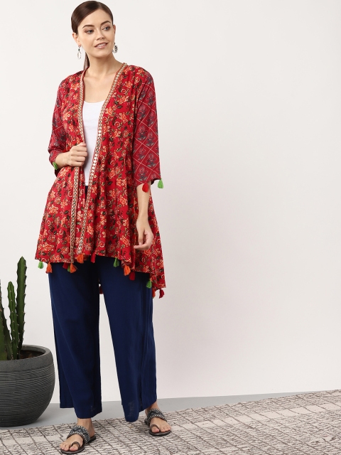 

Sangria Women Red & Green Printed Longline Open Front Shrug