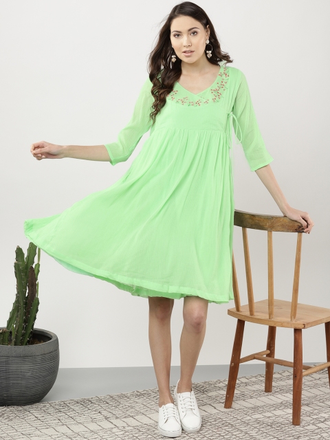 

Sangria Women Green Solid Empire Dress