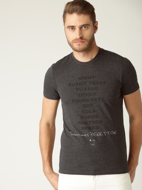 

United Colors of Benetton Men Charcoal Grey Printed Round Neck T-shirt