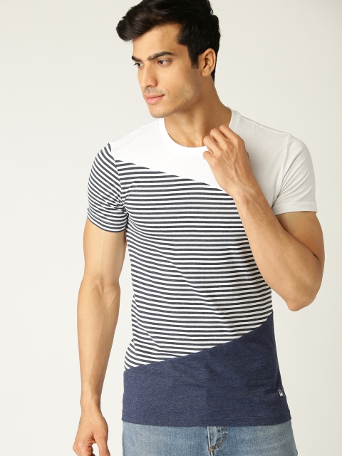

United Colors of Benetton Men Navy Blue 7 White Striped Round Neck T-shirt