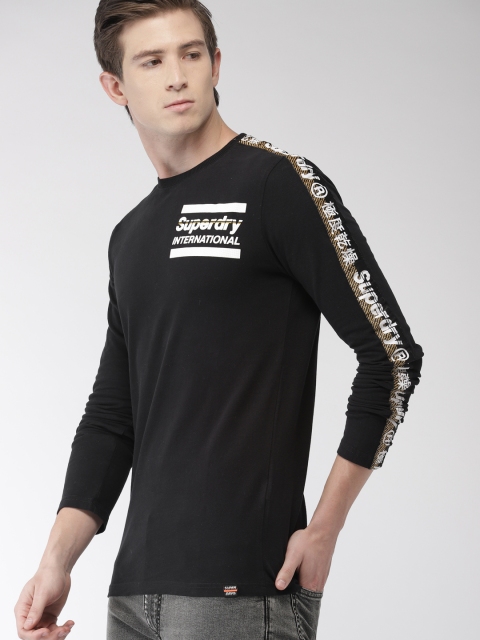 

Superdry Men Black Solid Round Neck T-shirt