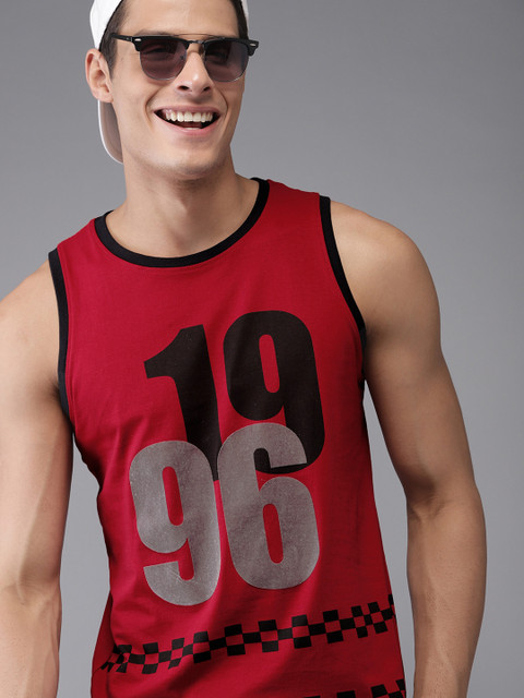 

HERE&NOW Men Red & Black Printed Round Neck T-shirt