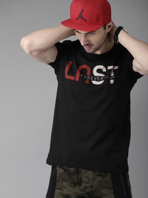 

HERENOW Men Black Printed Round Neck Pure Cotton T-shirt