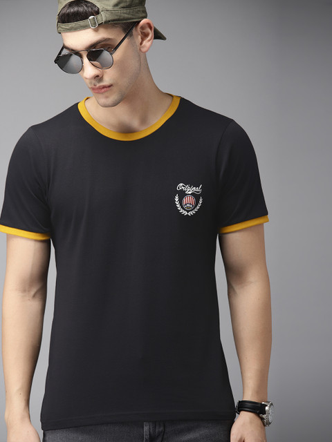 

HERE&NOW Men Black Solid Round Neck T-shirt