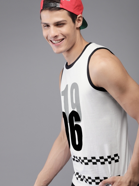 

HERE&NOW Men White & Black Printed Round Neck T-shirt