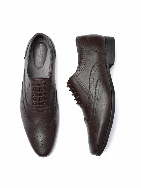 

INVICTUS Men Brown Solid Formal Brogues