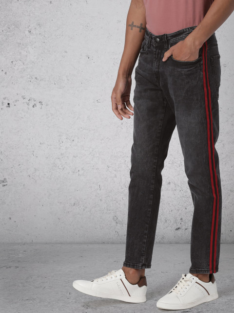 

Ecko Unltd Men Black Tapered Fit Mid-Rise Clean Look Stretchable Jeans