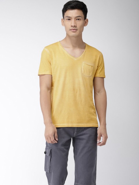 

Flying Machine Men Yellow Solid V-Neck T-shirt