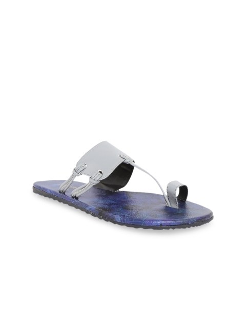 

Kanvas Men Grey Printed Clogs