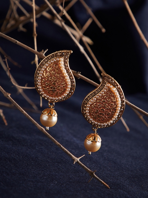 

PANASH Gold-Toned & Off-White Paisley Shaped Studs