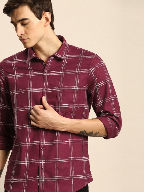 

ether Men Maroon & White Regular Fit Checked Casual Shirt