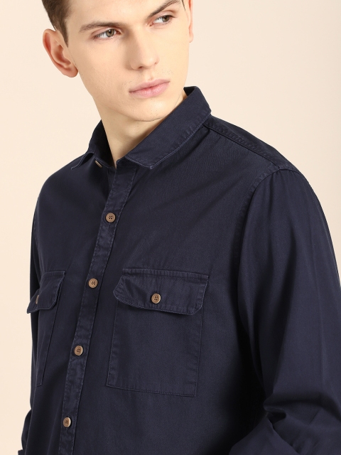 

ether Men Navy Blue Regular Fit Solid Casual Shirt