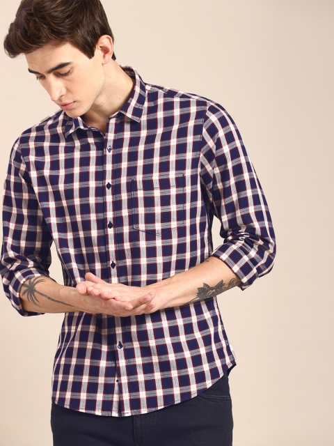 

ether Men Navy Blue & Maroon Regular Fit Checked Casual Shirt