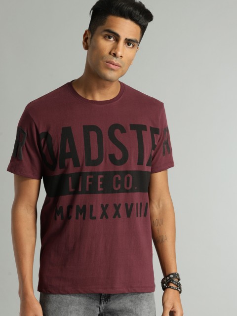 

Roadster Men Burgundy Printed Round Neck T-shirt