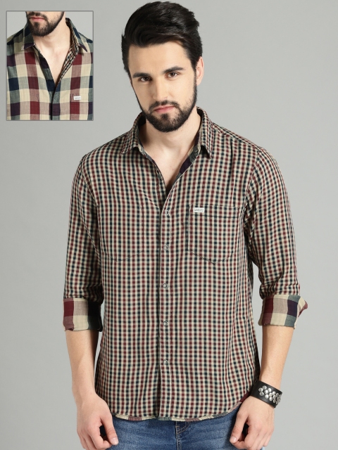 

Roadster Men Navy Blue & Beige Regular Fit Reversible Checked Casual Shirt