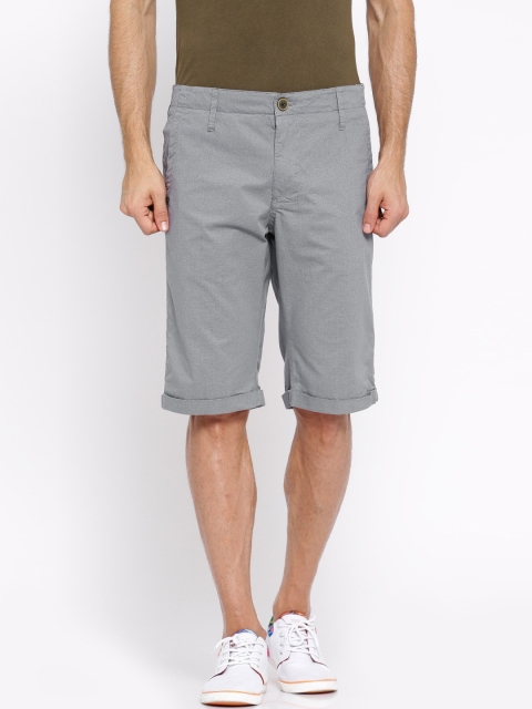 

SHOWOFF Men Grey Self Design Slim Fit Regular Shorts