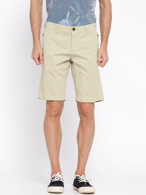 

SHOWOFF Men Off-White Solid Slim Fit Regular Shorts