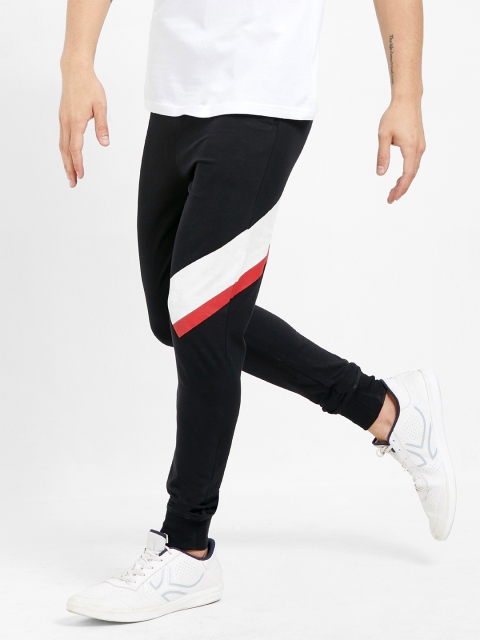 

Maniac Men Black Solid Slim-Fit Joggers