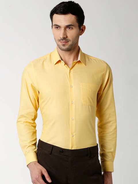 

Peter England Men Yellow Regular Fit Solid Formal Shirt