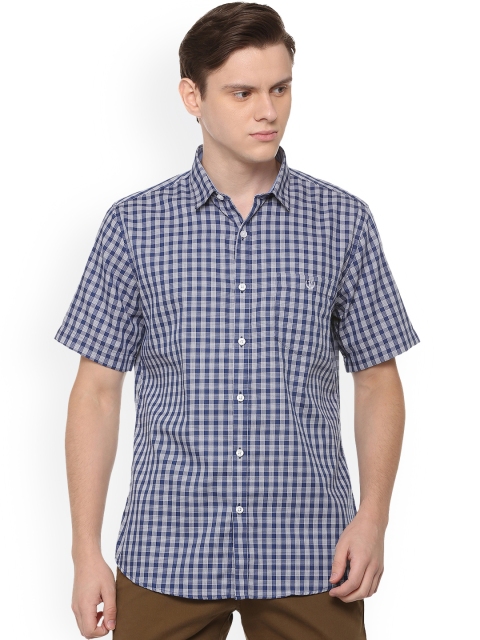 

Van Heusen Sport Men Navy Blue & Off-White Slim Fit Checked Casual Shirt
