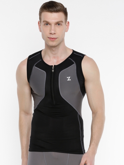 

Azani Men Black Colourblocked Round Neck T-shirt