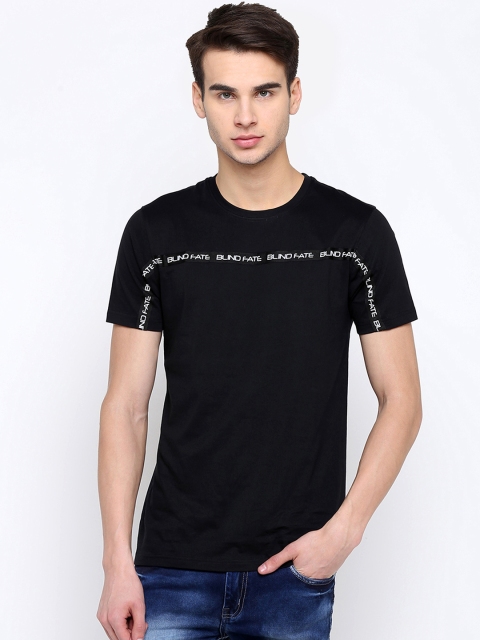 

Maniac Men Black Solid Round Neck T-shirt