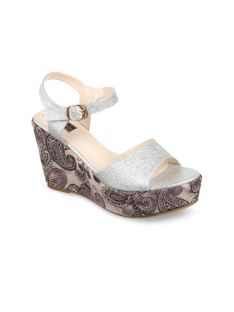

Flat n Heels Women Silver-Toned Printed Sandals