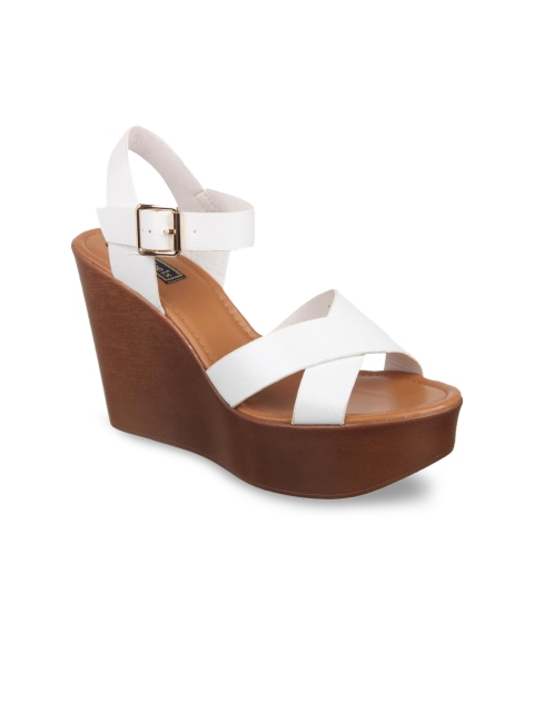 

Flat n Heels Women White Solid Sandals