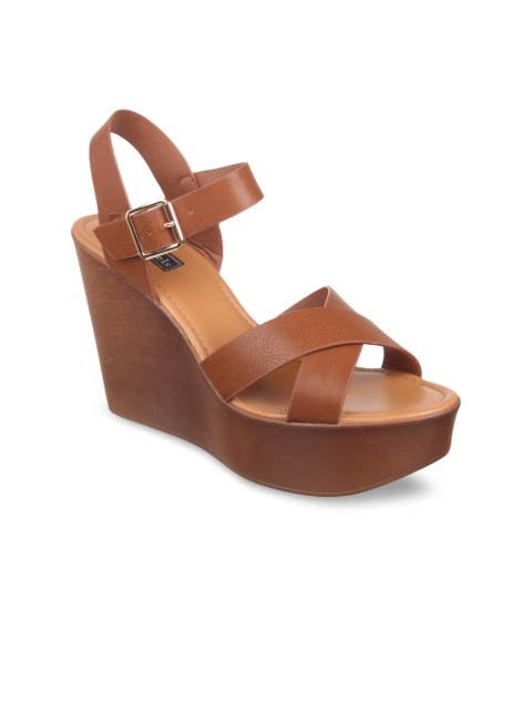 

Flat n Heels Women Tan Solid Sandals