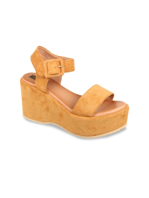

Flat n Heels Women Tan Solid Sandals