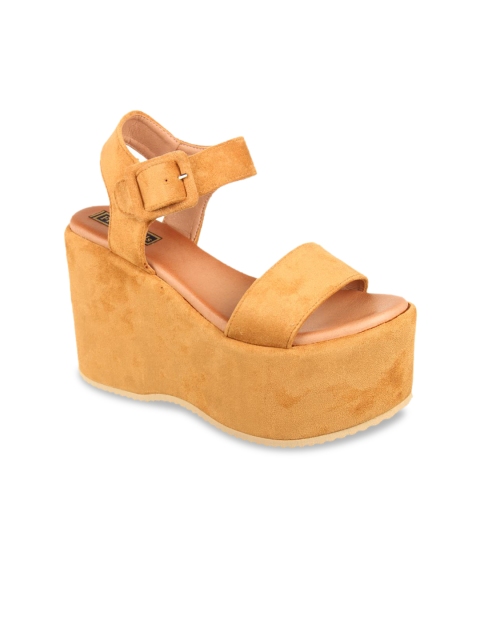 

Flat n Heels Women Tan Solid Sandals